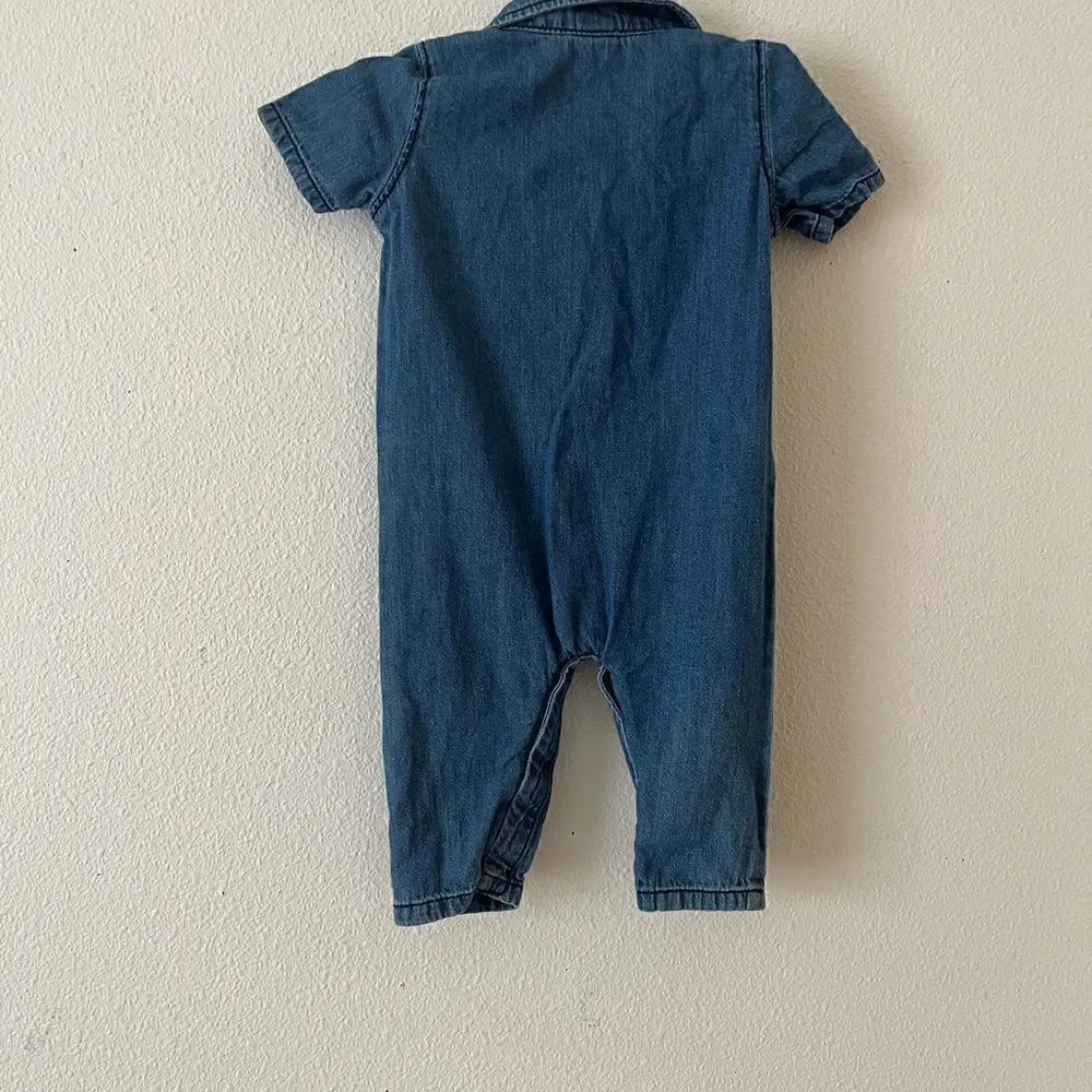Old Navy Baby romper size 3-6 months